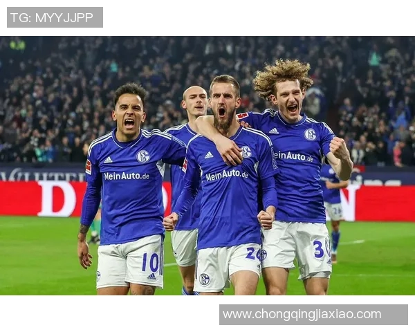 斯图加特主场不敌沙尔克，三连败令球迷心寒